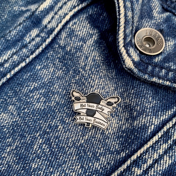 CUSTOM DESIGN ENAMEL PIN- LIMITED EDITION - Picture 3 of 7